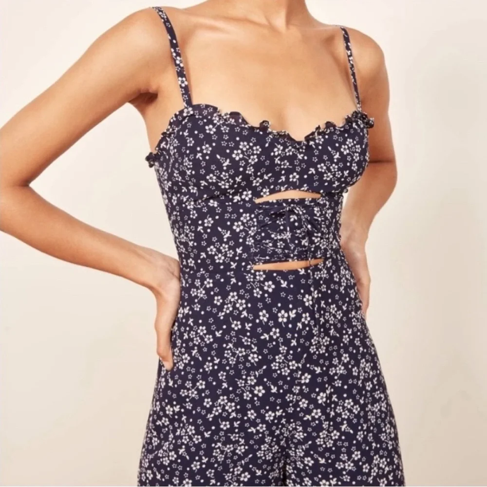 Reformation Fergie Jumpsuit Navy Ditsy Floral Boho Size 0 - Picture 2 of 10